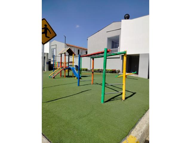 Casas, Alquiler en Ciudad Country