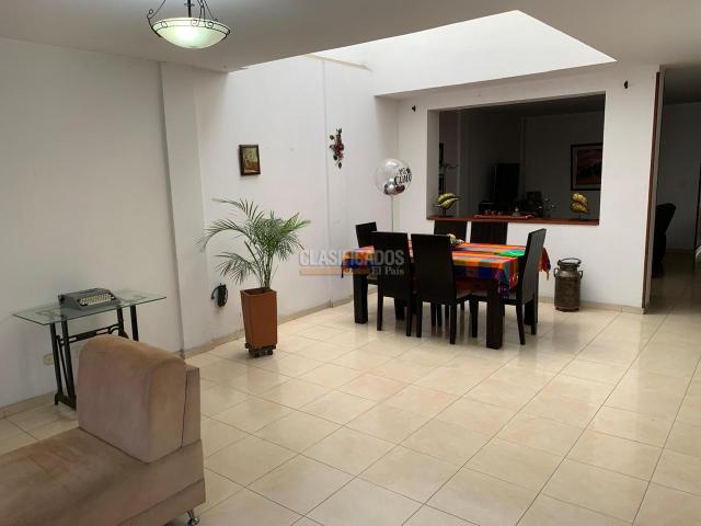 Casas, Venta en La Flora