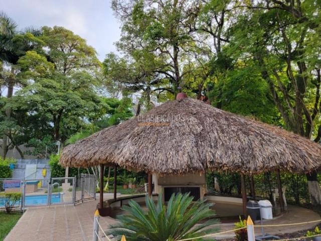 Apartamentos, Venta en El Refugio