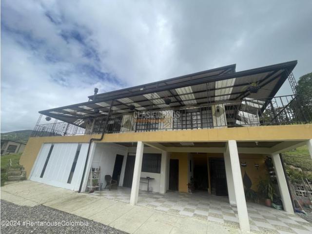 Casas, Alquiler en La Calera