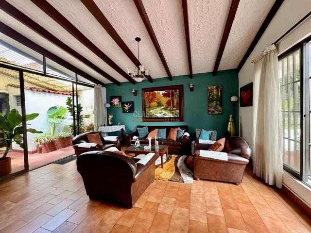 Casas, Venta en La Flora