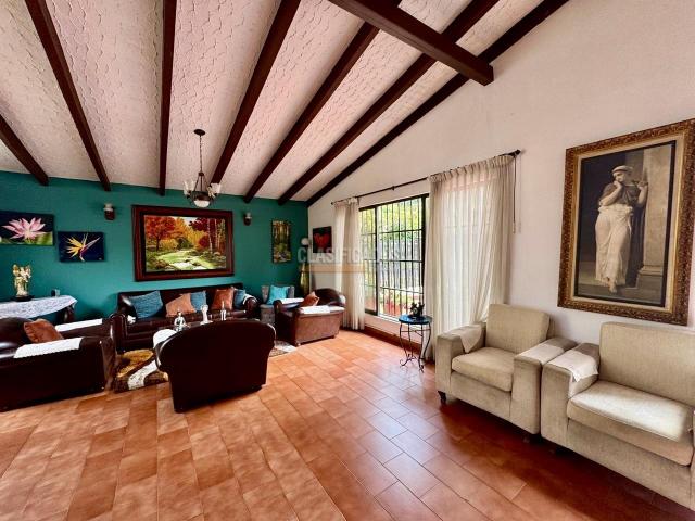 Casas, Venta en La Flora