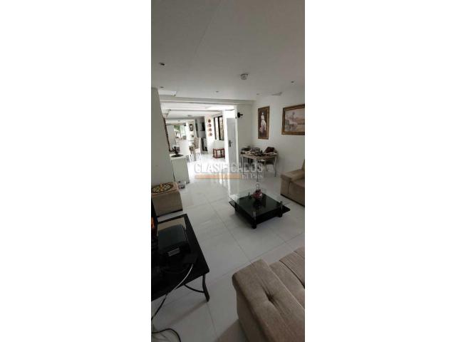 Casas, Venta en La Flora