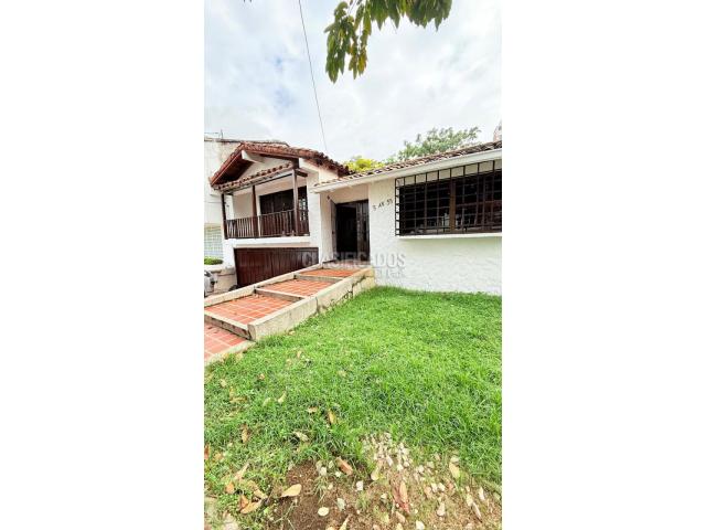 Casas, Venta en La Flora