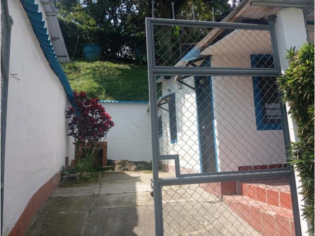 Casas, Alquiler en La Buitrera