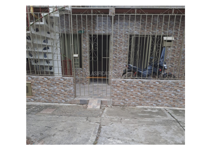 Casas, Alquiler en Los Pinos