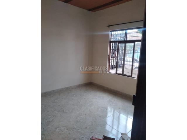 Casas, Alquiler en Los Pinos