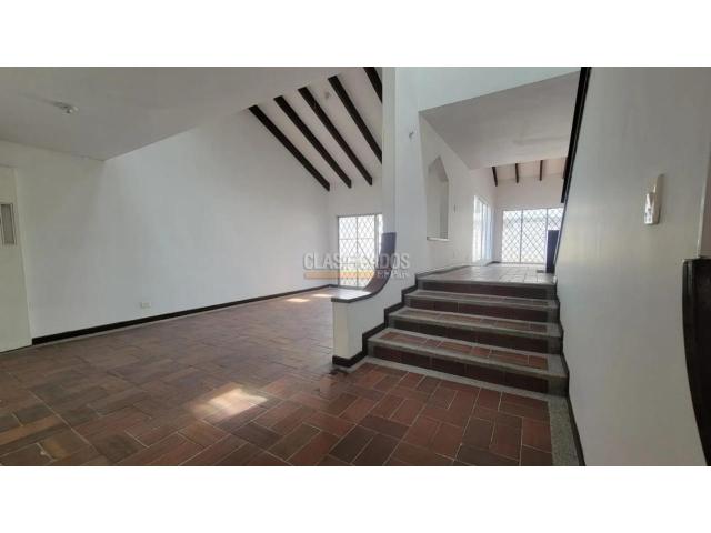 Casas, Venta en Ciudad Jardín