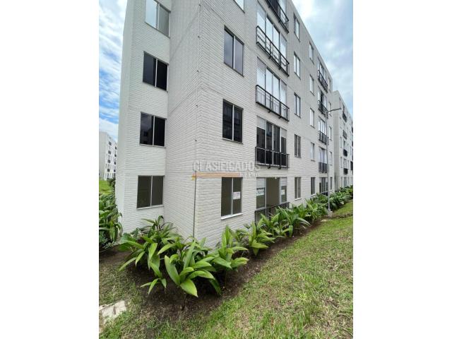 Apartamentos, Venta en Yumbo