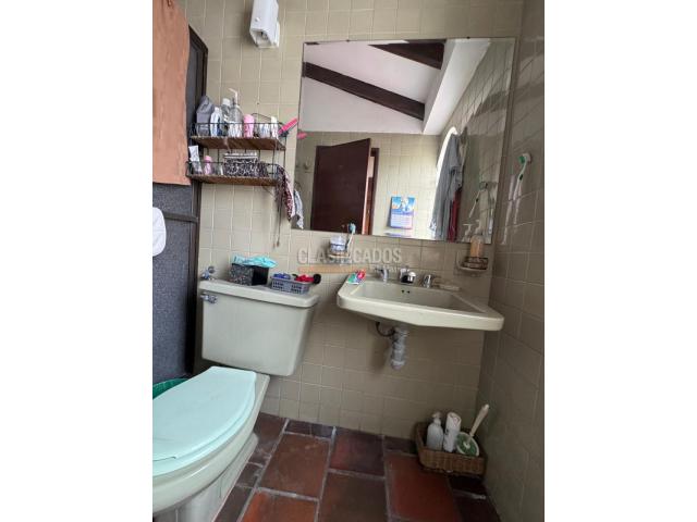 Casas, Venta en La Flora