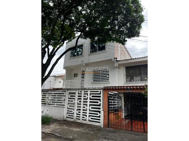 Casas, Venta en Urbanización La Merced