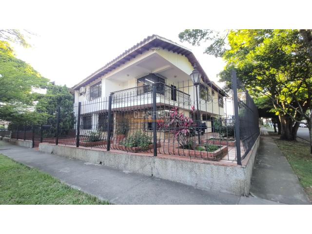 Casas, Venta en La Flora