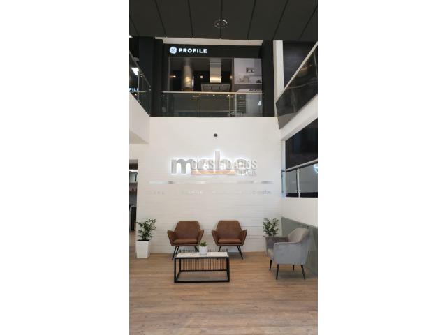 Locales y Bodegas, Alquiler en Santa Mónica Norte