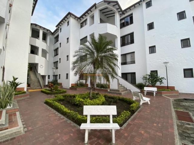 Apartamentos, Venta en Las Quintas de Don Simón