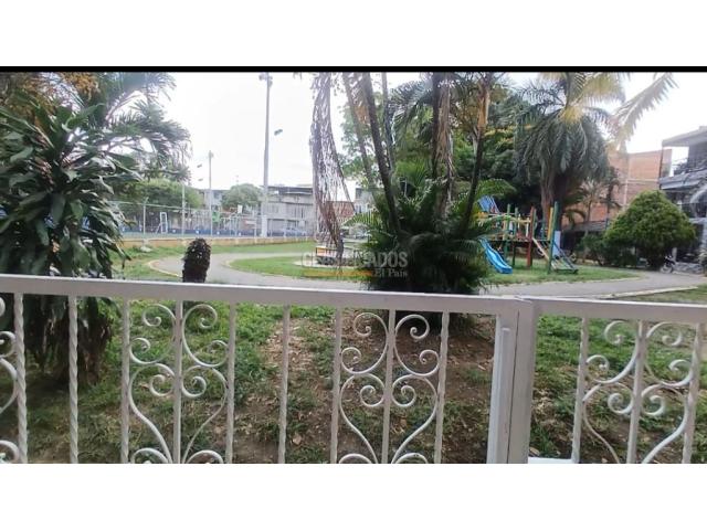 Casas, Alquiler en Floralia