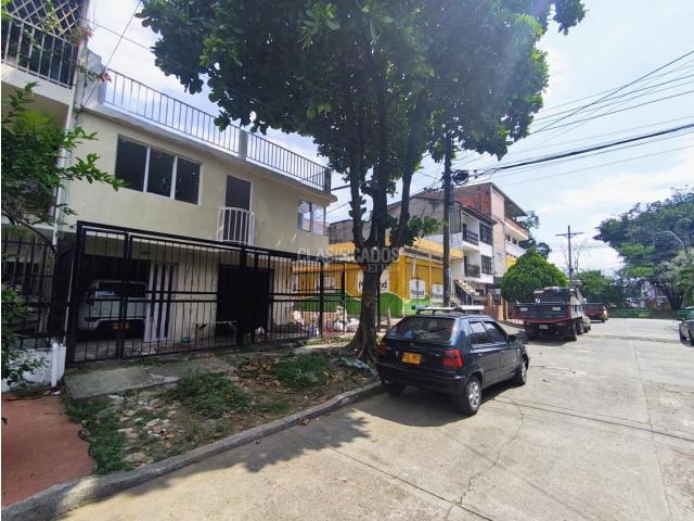 Casas, Venta en Las Camelias