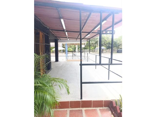 Locales y Bodegas, Alquiler en Soledad