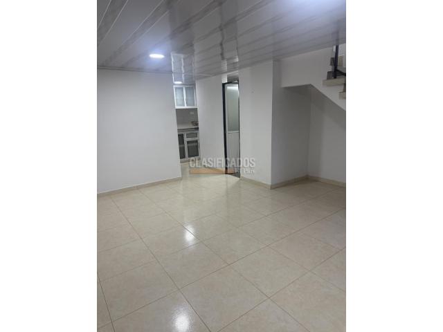 Casas, Alquiler en Villa del Prado