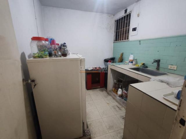 Locales y Bodegas, Alquiler en La Flora