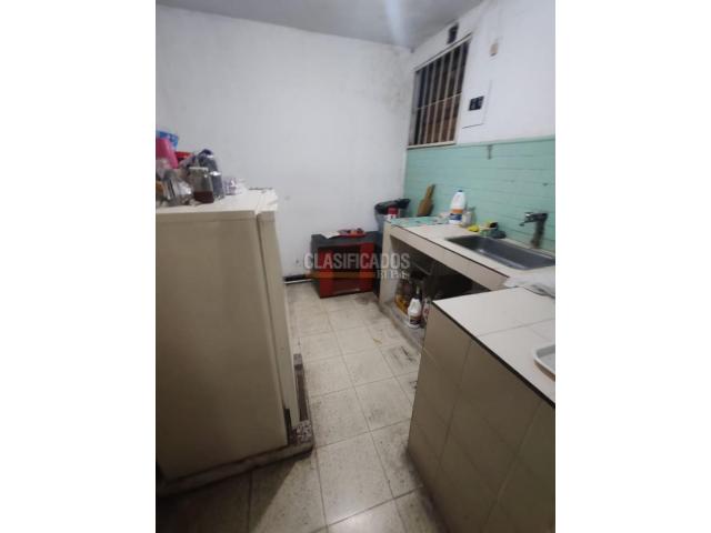 Locales y Bodegas, Alquiler en La Flora