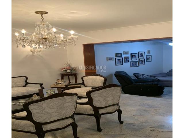 Casas, Venta en Ciudad Jardín