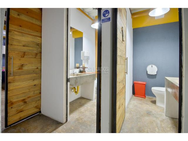 Oficinas y Consultorios, Alquiler en La Flora