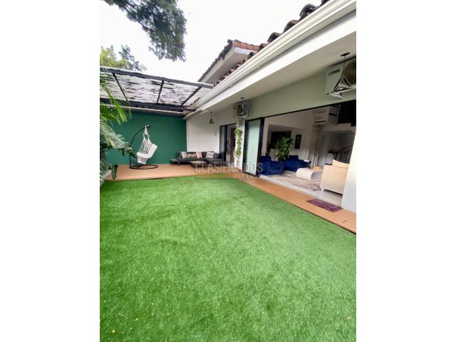 Casas, Venta en La Flora