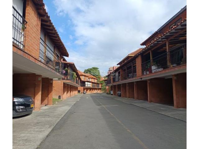 Casas, Venta en Ciudad Jardín