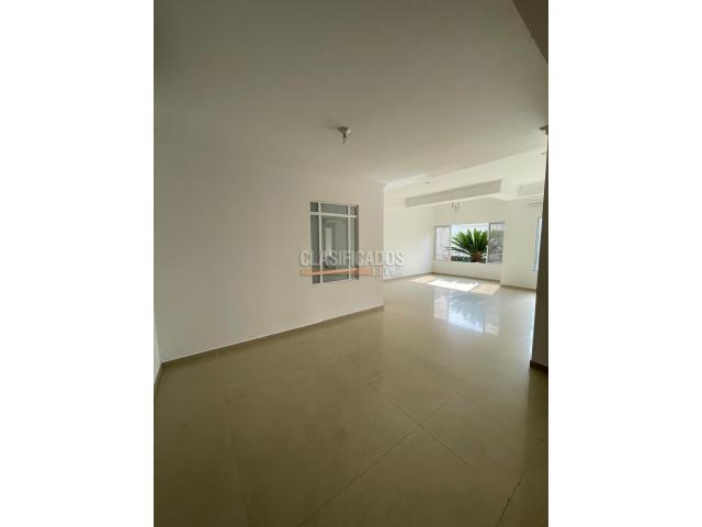 Casas, Alquiler en Ciudad Jardín