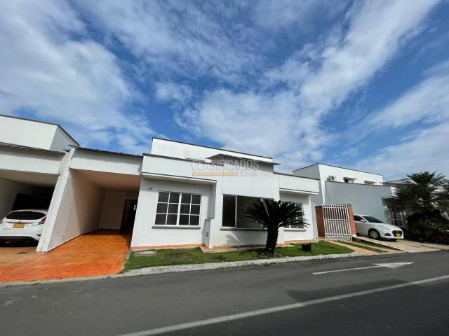 Casas, Alquiler en Ciudad Jardín