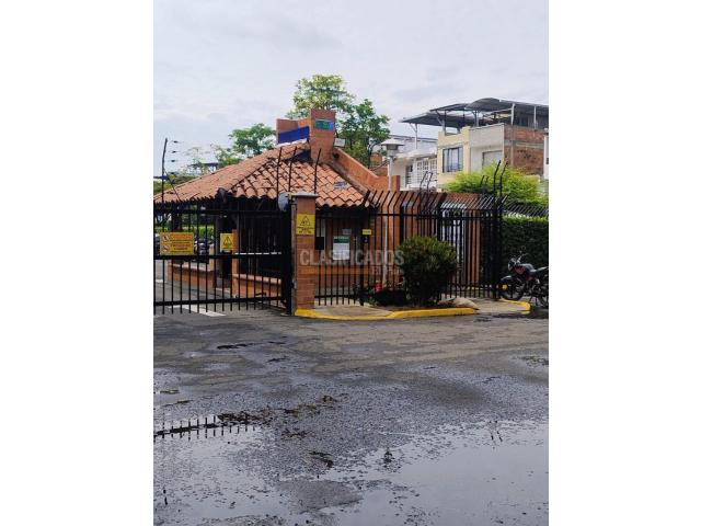 Apartamentos, Venta en Valle del Lili