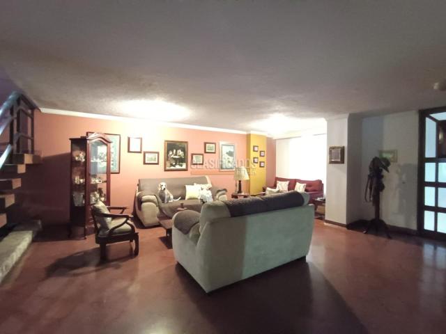 Casas, Venta en Ciudad Jardín