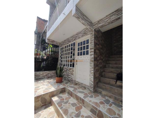 Casas, Venta en Ciudad Córdoba