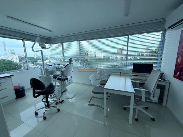 Oficinas y Consultorios, Venta en Santa Mónica Residencial