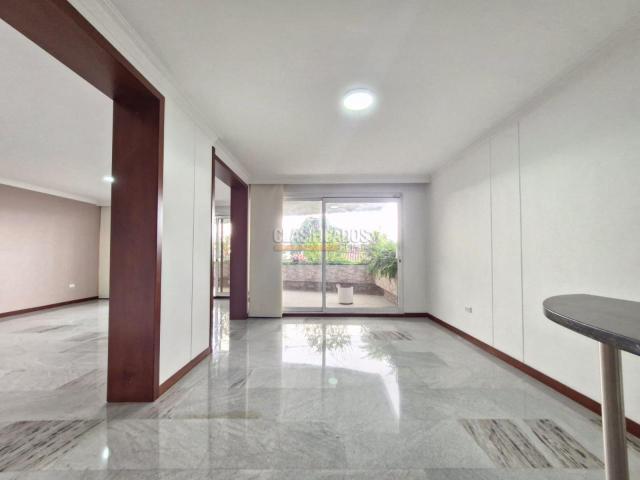 Apartamentos, Venta en Santa Mónica Norte