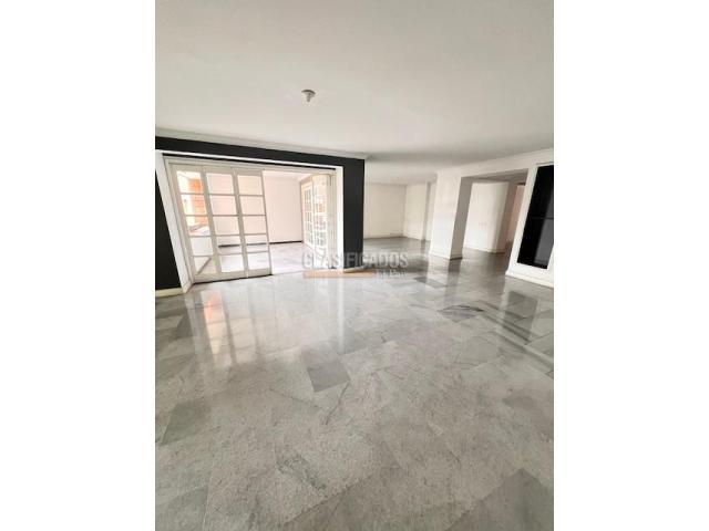 Apartamentos, Venta en Arboleda