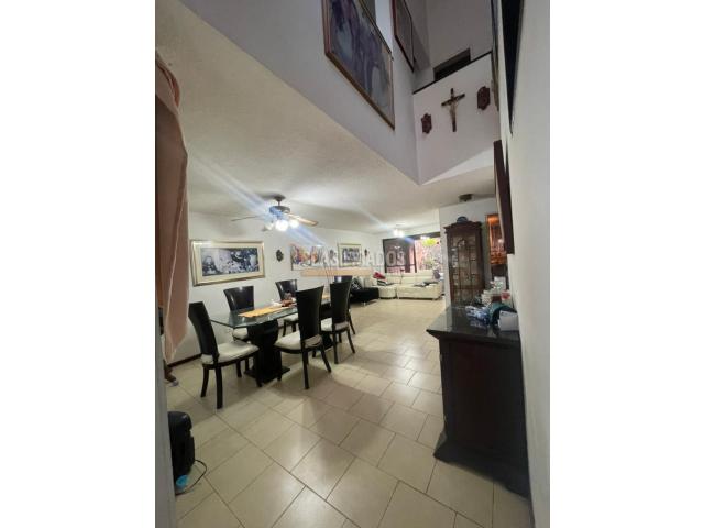 Casas, Venta en San Joaquín