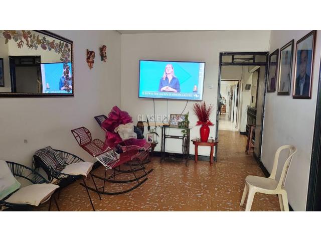 Casas, Venta en Santa Mónica Popular