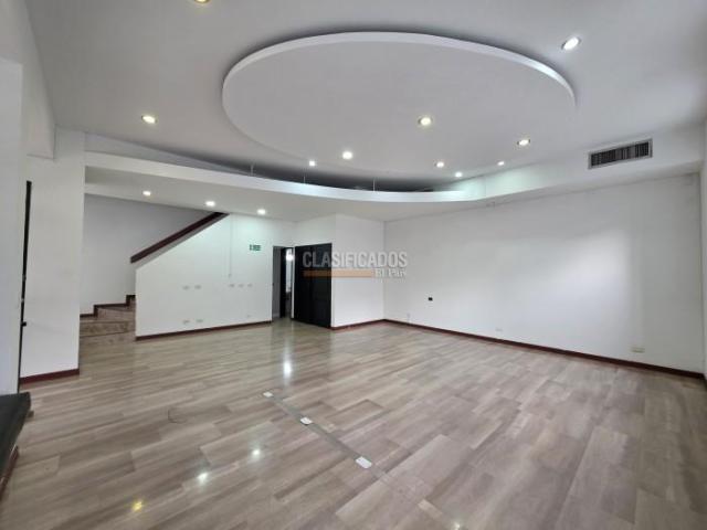 Oficinas y Consultorios, Alquiler en El Peñón