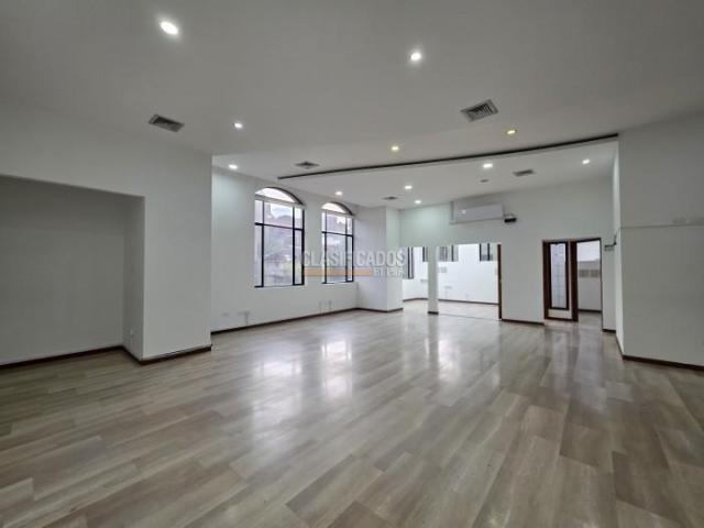 Oficinas y Consultorios, Alquiler en El Peñón