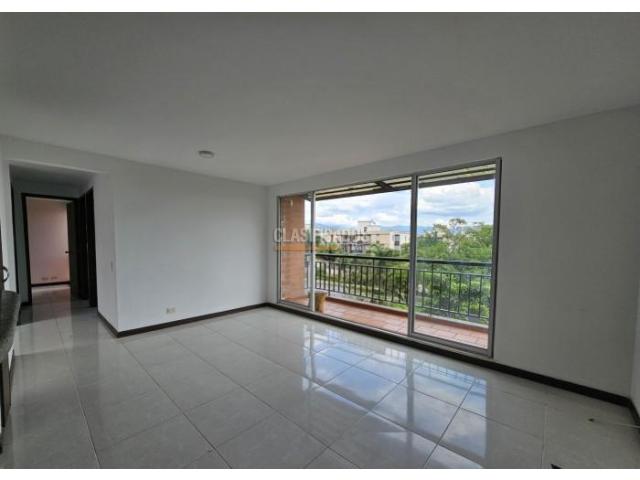 Apartamentos, Venta en Valle del Lili