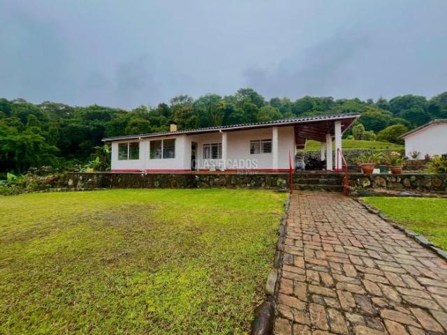 Casas, Venta en Yumbo