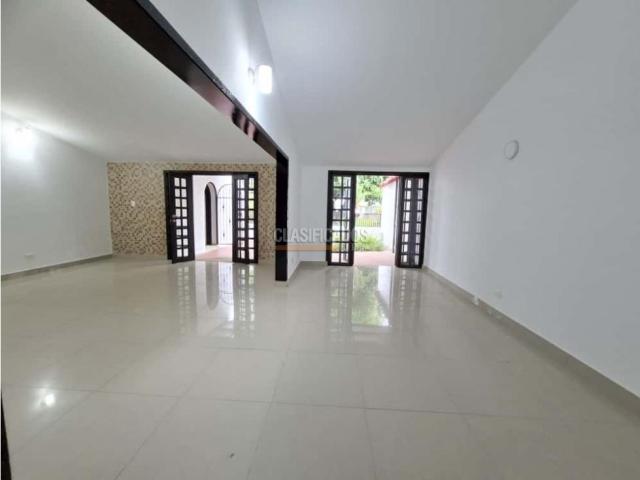 Casas, Venta en El Refugio