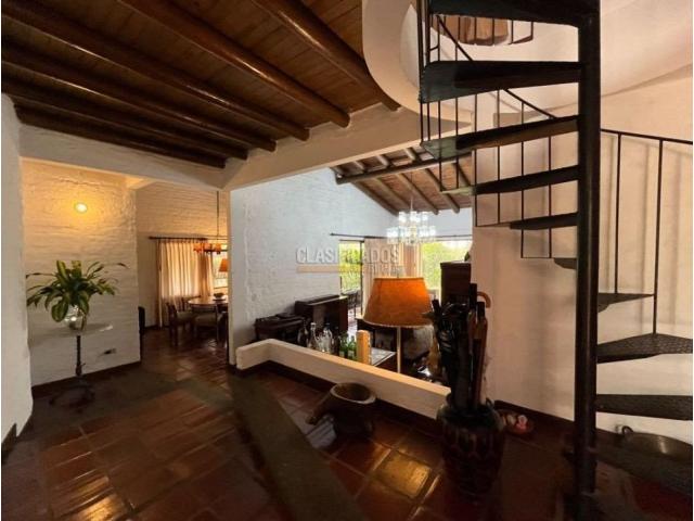 Casas, Venta en Ciudad Jardín