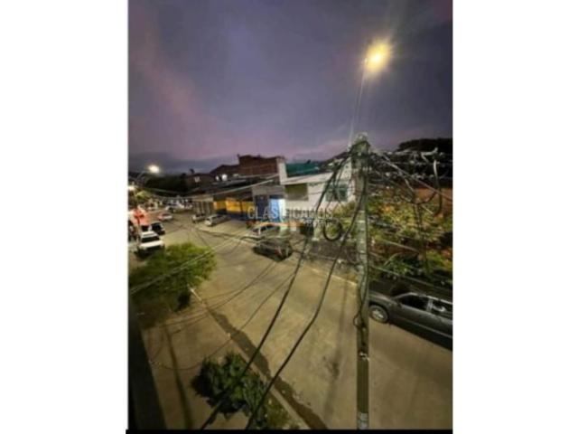 Locales y Bodegas, Alquiler en Bretaña