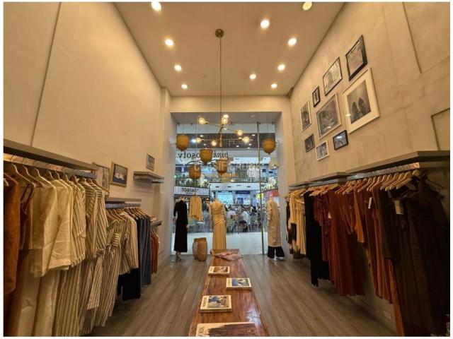 Locales y Bodegas, Alquiler en Centro Ccial Centenario