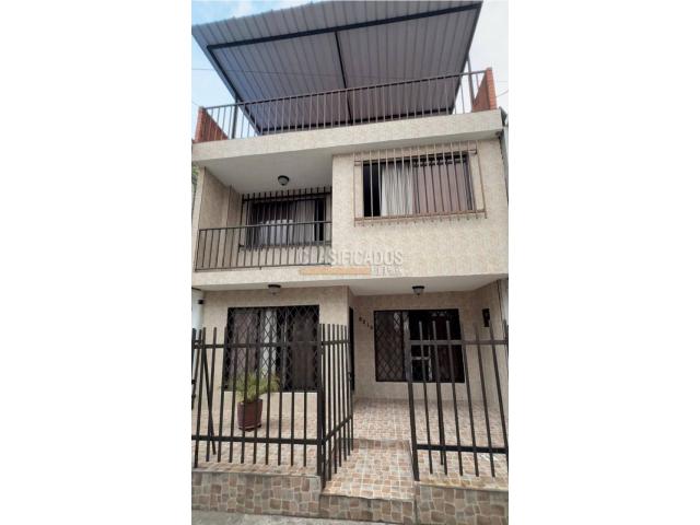 Casas, Venta en Paso del Comercio