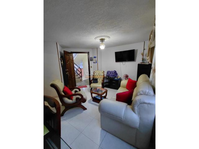 Apartamentos, Venta en Paseo de los Almendros