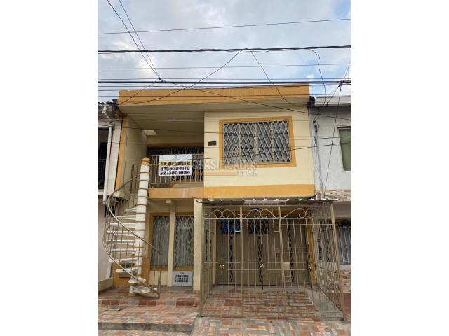 Casas, Alquiler en El Rodeo