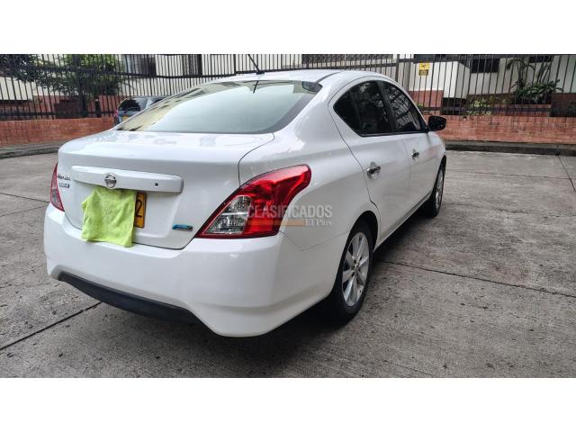 Nissan Versa 2015